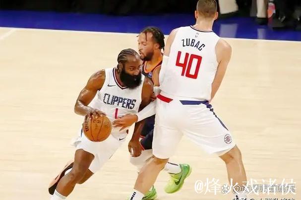 祖巴茨全场出战33分钟,6投3中得到6分13篮板2助攻1盖帽 祖巴茨全场出战33分钟,6投3中得到6分13篮板2助攻1盖帽