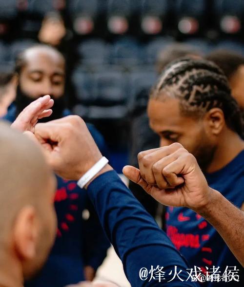 邓恩半场5投3中、三分2中1得到9分1篮板3助攻