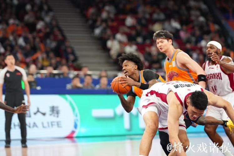 九连胜！上海大鲨鱼主场战胜山西队